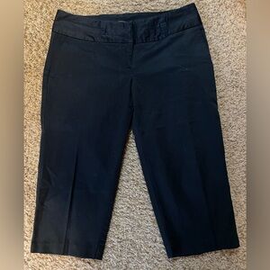 Hillard & Hanson Capris in Black with Back Pockets